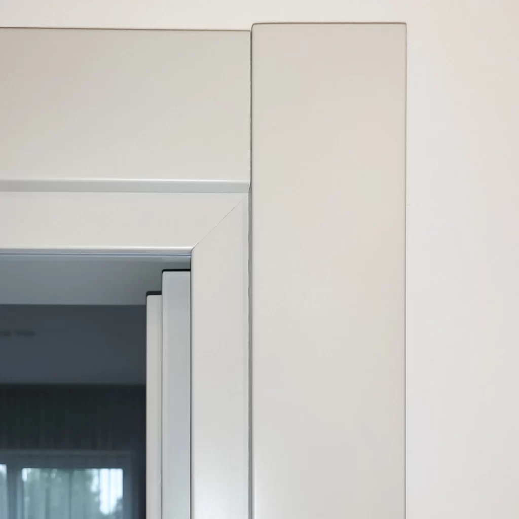 MDF dažytų durų staktos detalė